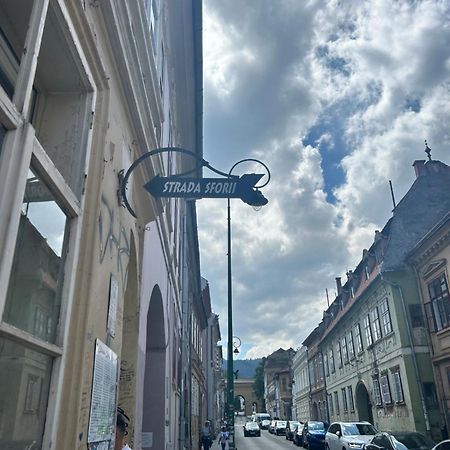 Old Town Elegance Apartment Брашов Екстериор снимка