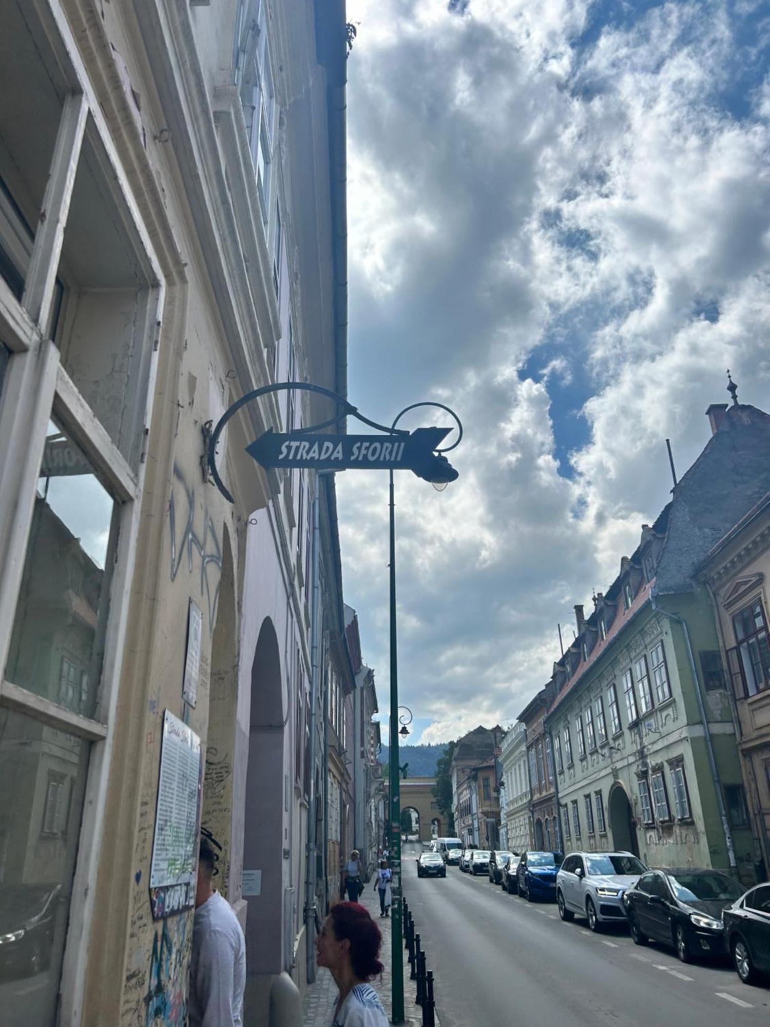 Old Town Elegance Apartment Брашов Екстериор снимка